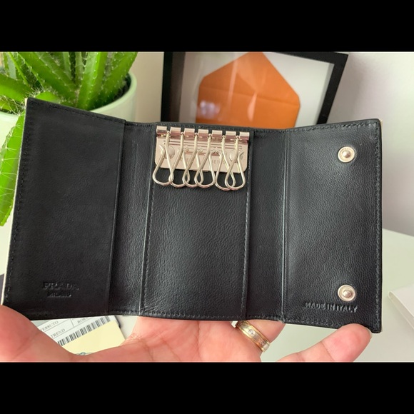 *** Vintage Prada 6 key holder *** - Picture 5 of 9